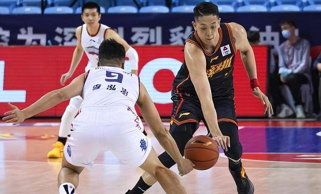 篮球比赛中球队换帅后状态明显提升