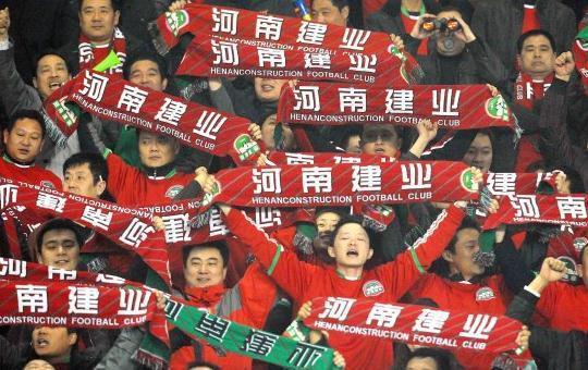 深圳人人主场击败河南建业，保持半程不败的简单介绍