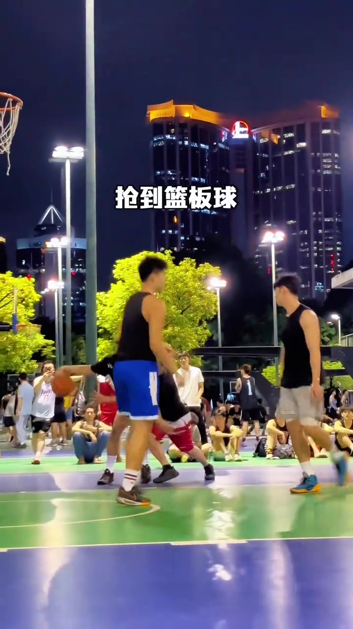 篮球选手破获胜局吼，篮板暗红的简单介绍